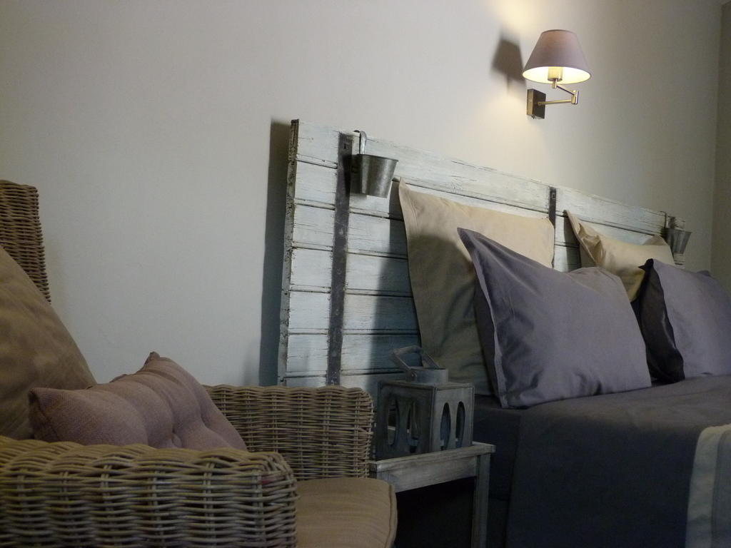 Les Persiennes Hotel Saintes Quarto foto